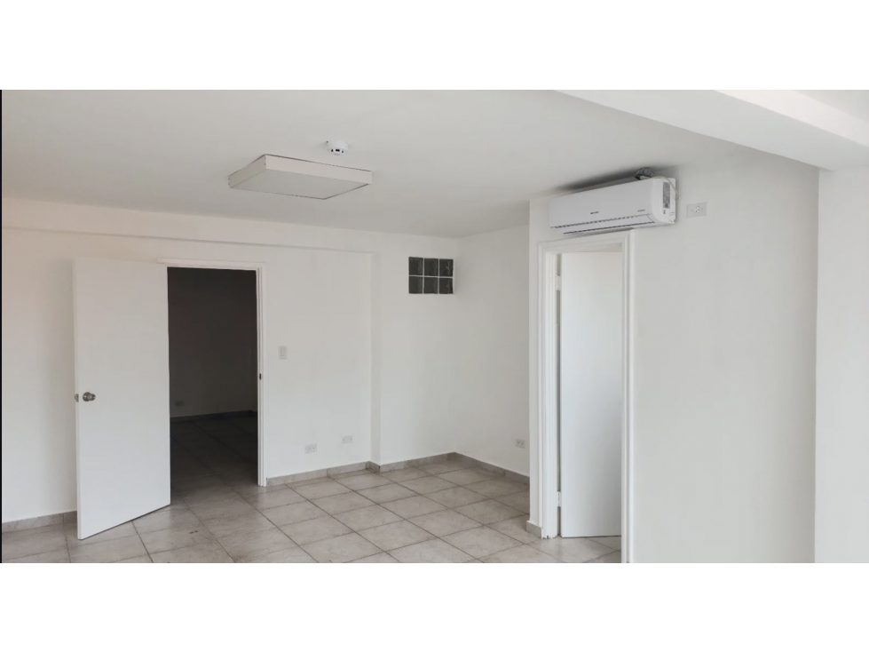 CALLE 50 / OFICINA / PLAZA VARIBE / 93M / DIVISIONES / PLANTA ALTA — foto 6