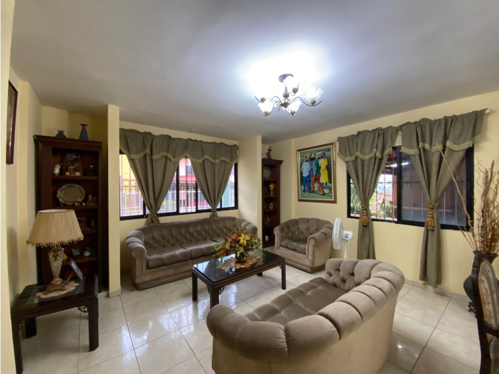VILLA LUCRE / 565M / DOS NIVELES / BALCON / CUARTO Y BAÑO SERVICIO — foto 4