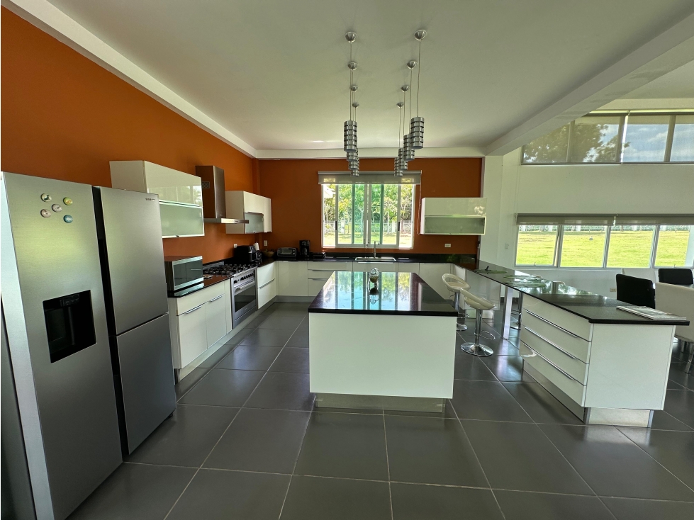 SE VENDE TERRENO DE 11,000 METROS CON CASA EN SANTA CLARA / AG - 5
