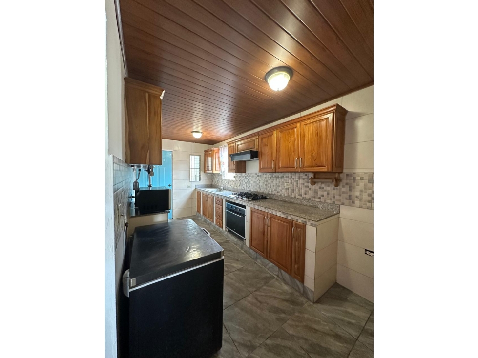 ARRAIJAN / LA HACIENDA / 4 HABITACIONES / 536 M2 / CERCADA / AMOBLADA — foto 3