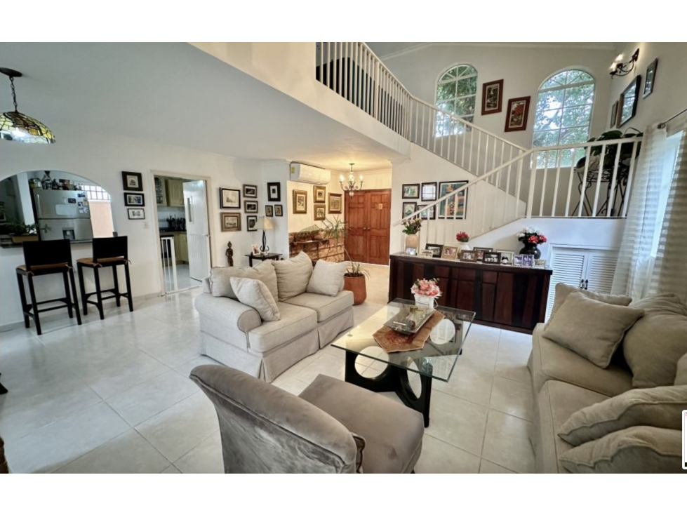 CONDADO DEL REY / FUENTE FRESNO / 3 HABITACIONES / 344 M2 / DUPLEX