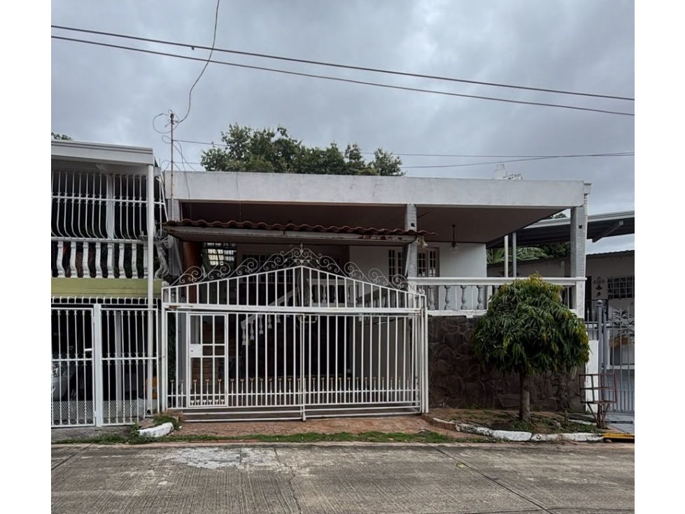 SE VENDE CASA HATO PINTADO BARRIADA LOS HARINOS 250M TERRAZA — foto 2