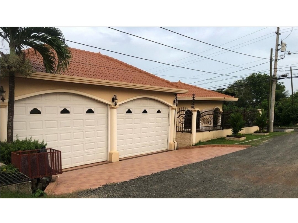 SE VENDE CASA 991M EN CHORRERA RESIDENCIAL TAVALERA CON PISCINA — foto 3