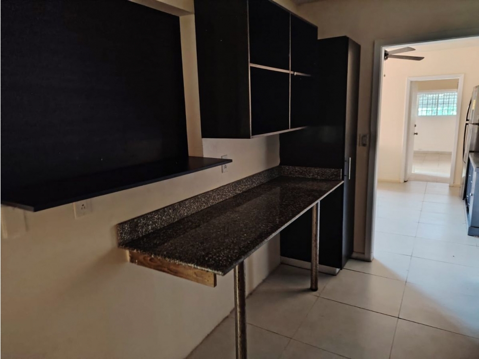 HOWARD / 1300M / 4 HABITACIONES / AMPLIO PATIO / CON PORTON JC — foto 4