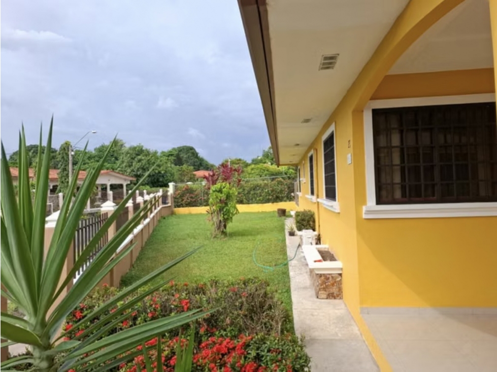 SE ALQUILA CASA EN PENONOME 750 M2 CON PATIO AMOBLADA - 3
