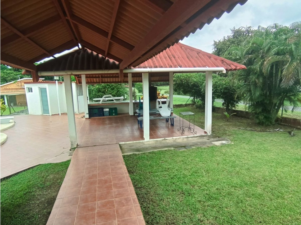 CHAME / VILLA CAMPESTRE / 1000 M2 / 4 HABITACIONES / PISCINA / TERRAZA — foto 3