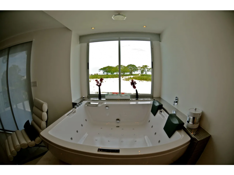 PLAYA BLANCA / 900 M2 / 9 HABITACION / 10 BAÑOS / 2 JACU / PISCINA - 6