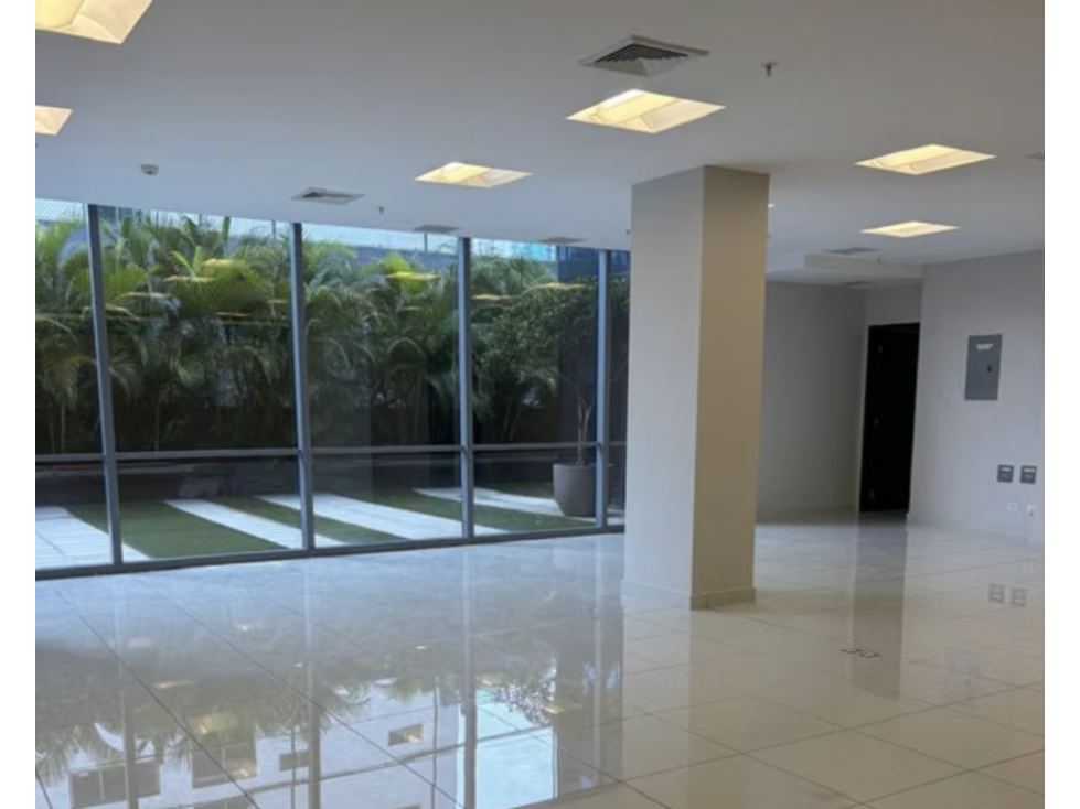 OFICINA / COSTA DEL ESTE / BOULEVARD DEL ESTE / 125M2 /VIA PRINCIPAL