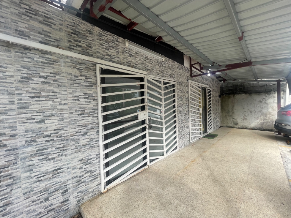 LOCAL COMERCIAL / EL CRISOL / 66M / 1 BAÑO / 2 DIVISIONES / AMPLIO