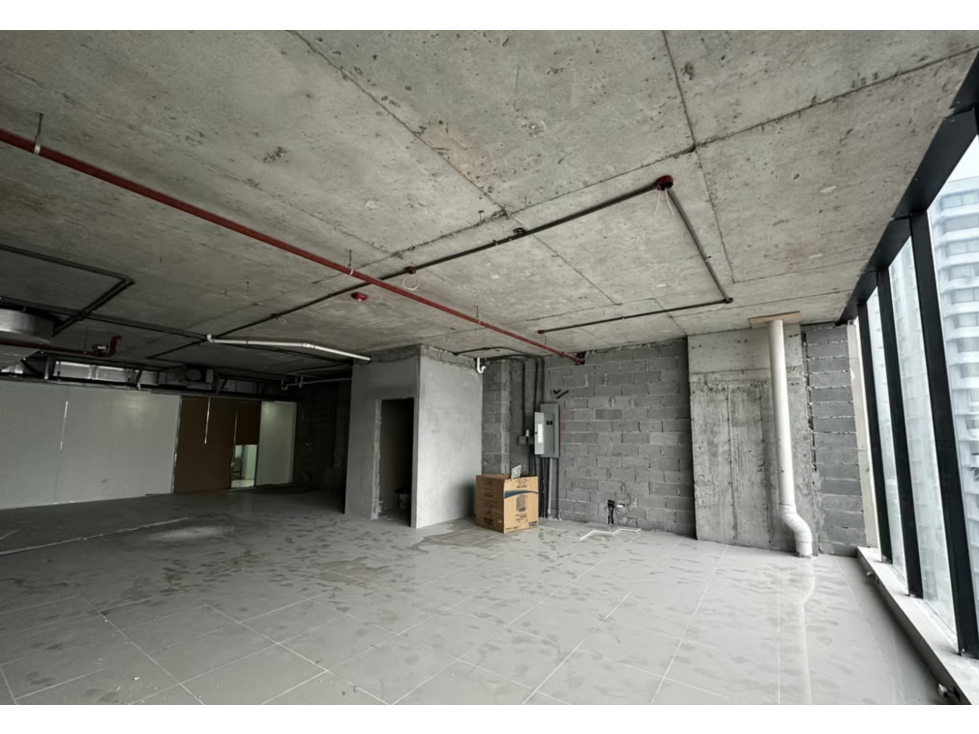 SE ALQUILA OFICINA PUNTA PAITILLA RBS TOWER 54M 1 BAÑO SIN DIVISIONES - 1