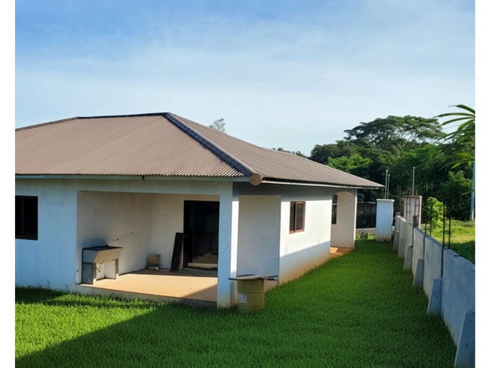 SE VENDE AMPLIA CASA VERAGUAS BARRIADA GUADALUPANA 570M 3 HABITACION