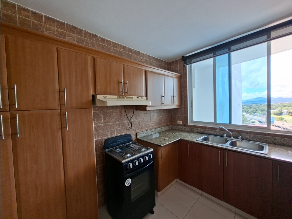 EL CANGREJO / MONT ROYALE / 130M / 3 HABITACIONES / BALCON / AMOBLADO — foto 6