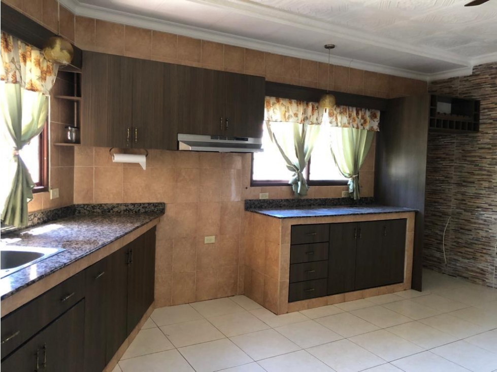 DAVID CHIRIQUI / LAS LOMAS DE SAN CARLOS / 7 HABITAC. / 1316m2 — foto 5
