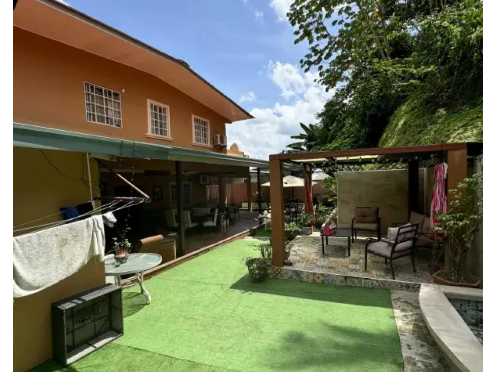 LAS CUMBRES / VILLA ZAITA / 600 M2 / 2 NIVELES / 5 HABITAC / DEPOSITO