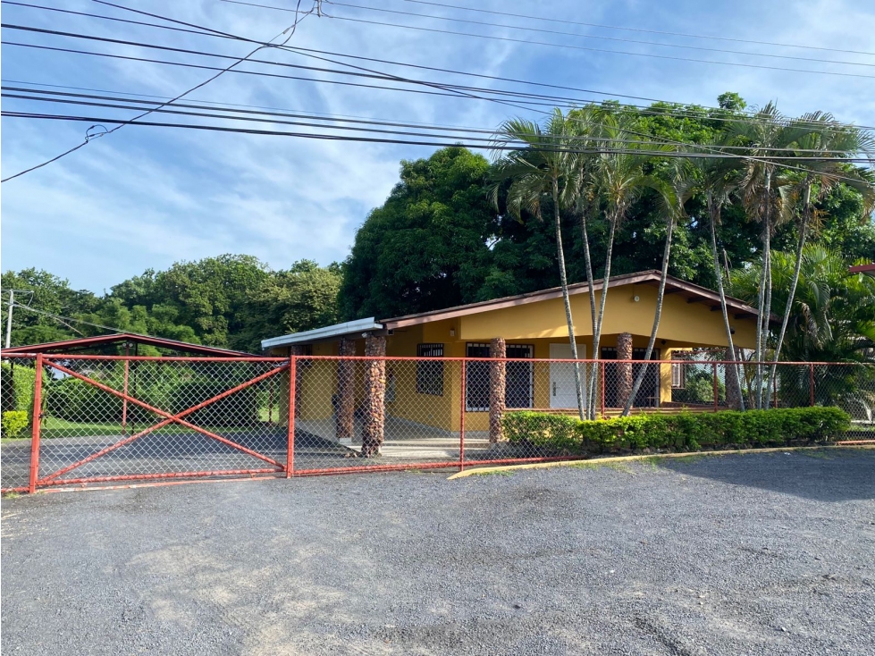 SE VENDE CASA DE 977M EN CHAME SOBRE LA VIA INTERAMERICANA