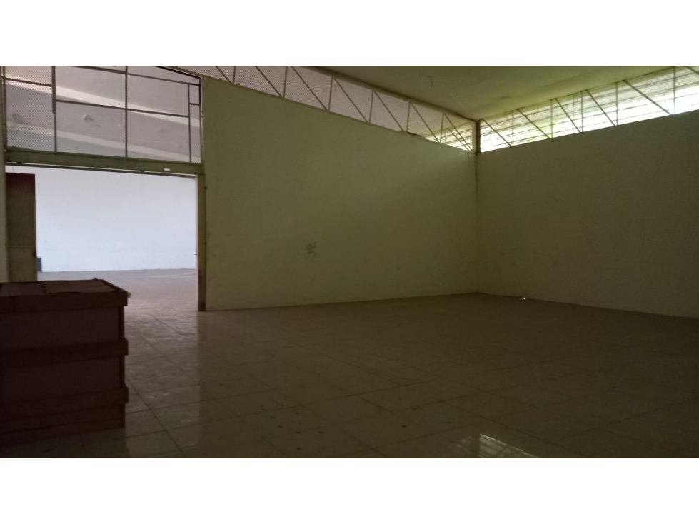 PEDREGAL / EL PARADOR / 608M2 / GALERA COMERCIAL / SOBRE VIA - 2