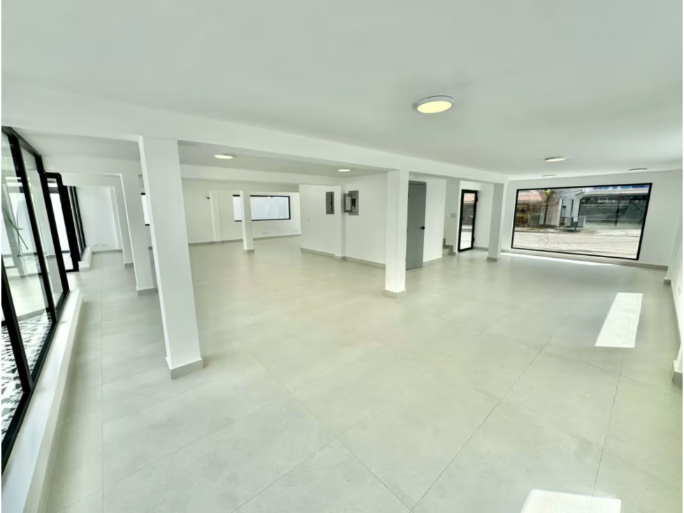 OFICINA / SAN FRANCISCO / 429M / DIVISIONES / 6 BAÑOS / 8 PARKING