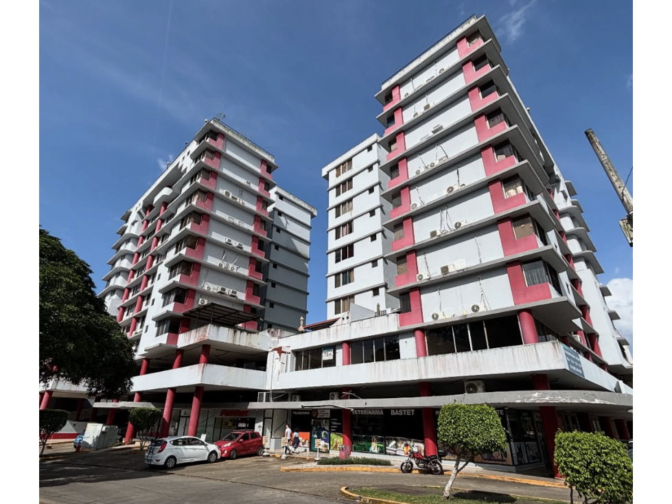 SE VENDE OFICINA ALTOS DEL CHASE PH MILANO CON DIVISIONES Y AMOBLADA - 1