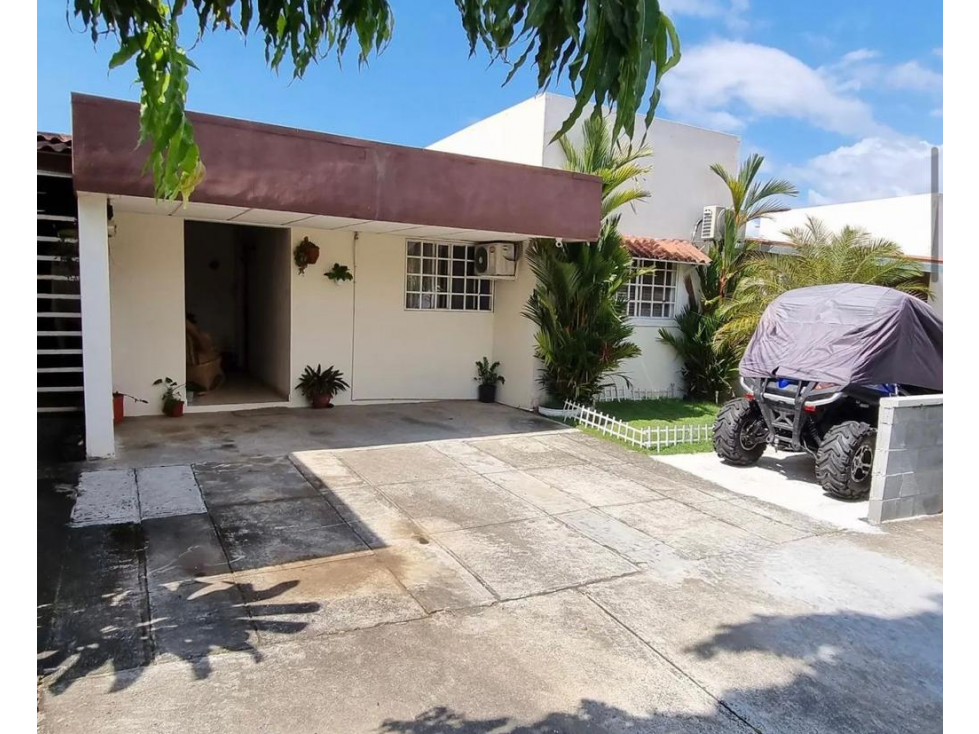 SE VENDE CASA EN ARBOLEDAS LOS OLIVOS CON 4 HABITACIONES Y TERRAZA MY