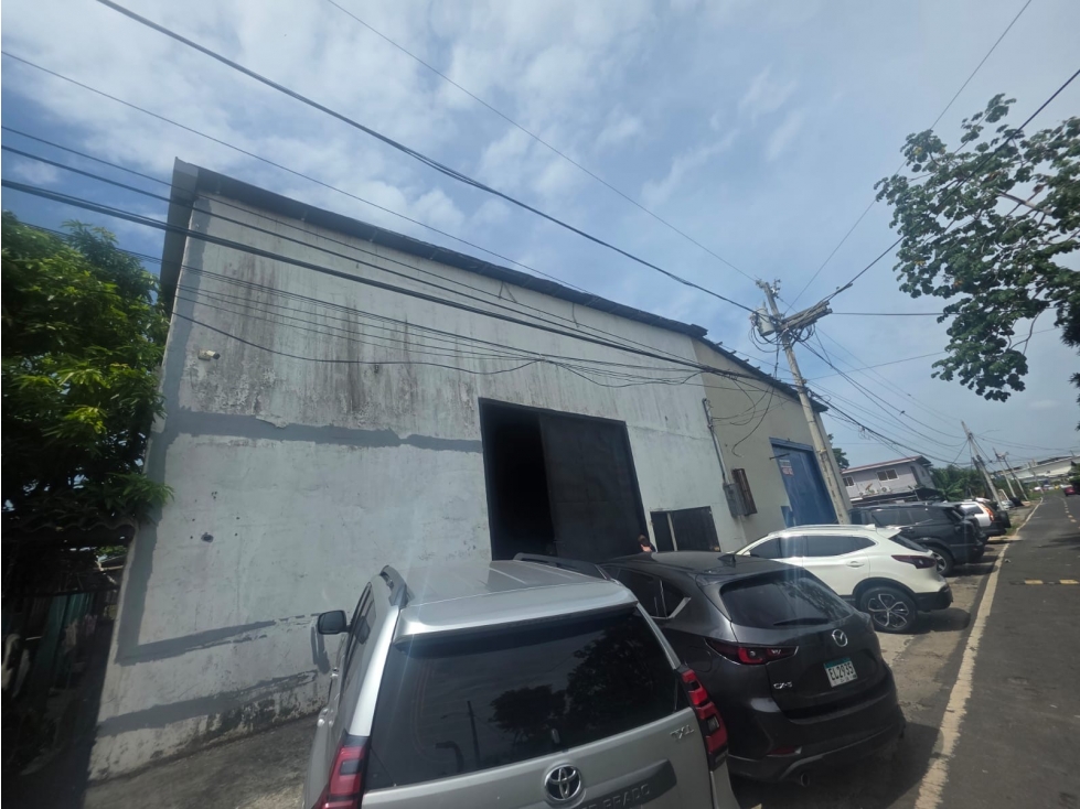 REMATE VENDO GALERA EN JUAN DIAZ AVALUO 500K, VENTA 360K - 600m2