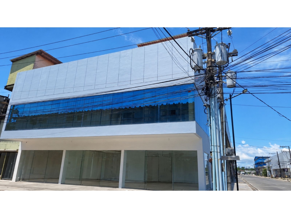 COLON / ZONA LIBRE / EDIFICIO COMERCIAL / 630M / 3 LOCALES / 2 NIVELES - 1
