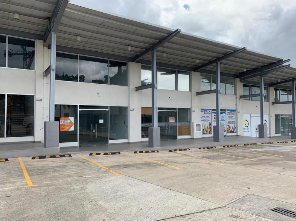 LOCAL COMERCIAL / PLAZA MILLA 8 / CON MEZZANINE / 126m2 / VACIO — foto 2