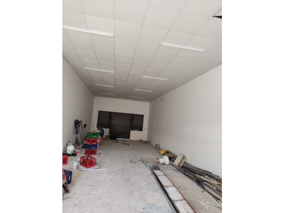 LOCAL / SOBRE VIA PRINCIPAL / CIUDAD BOLIVAR / 95M / PISO BAJO / VACIO — foto 3