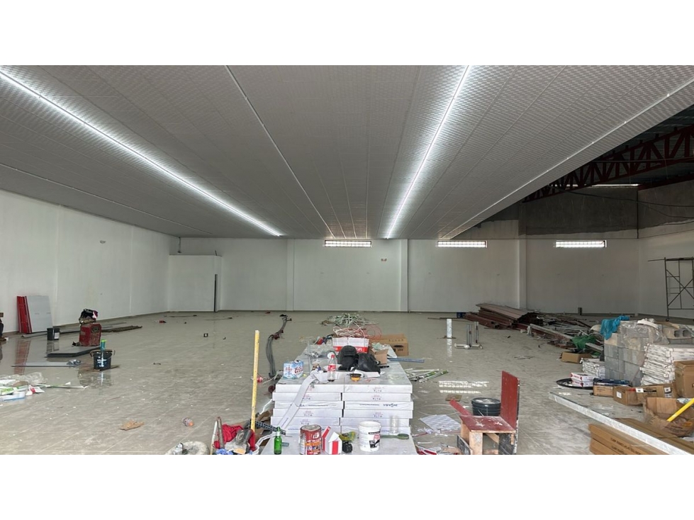 SE ALQUILA LOCAL EN ALTO DE PRADERA 1000 M2 IDEAL SUPER MARKET — foto 4