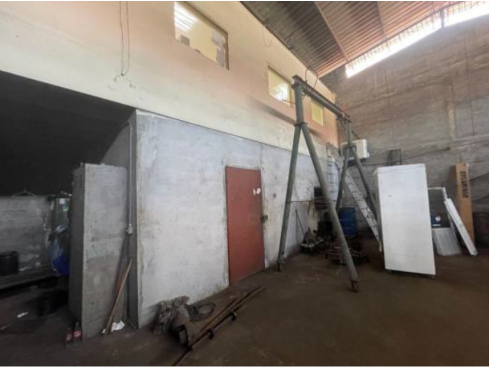 GALERA COMERCIAL / CON OFICINA / RIO ABAJO / 505M2 - 5