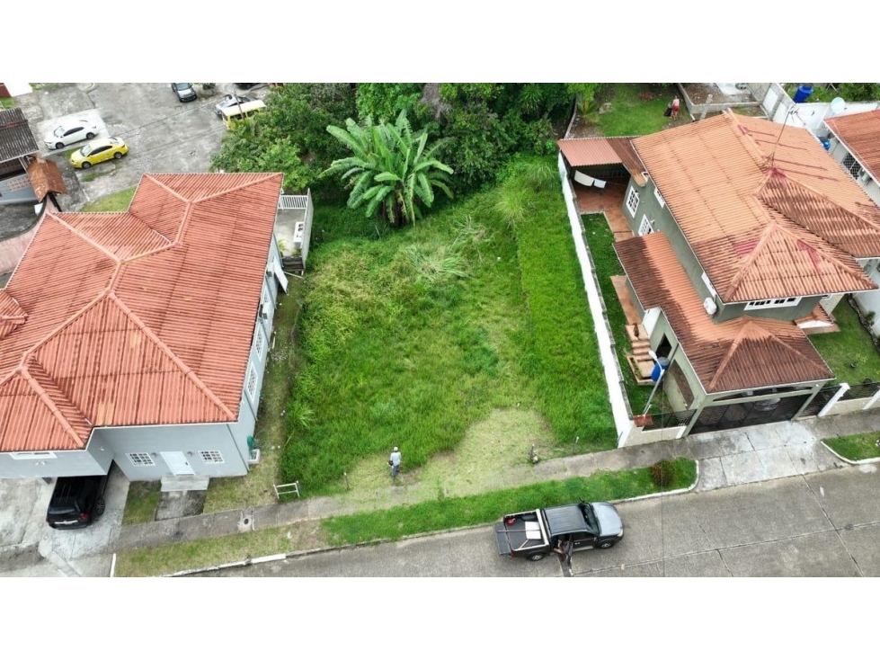 TERRENO / CRISTOBAL COLON / 424.89 M2 / PLANO / AREA RESIDENCIAL JC - 1