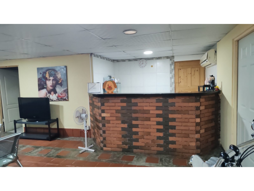 PARQUE LEFEVRE / TERRENO COMERCIAL / 800 M2 / CON LOCAL — foto 2