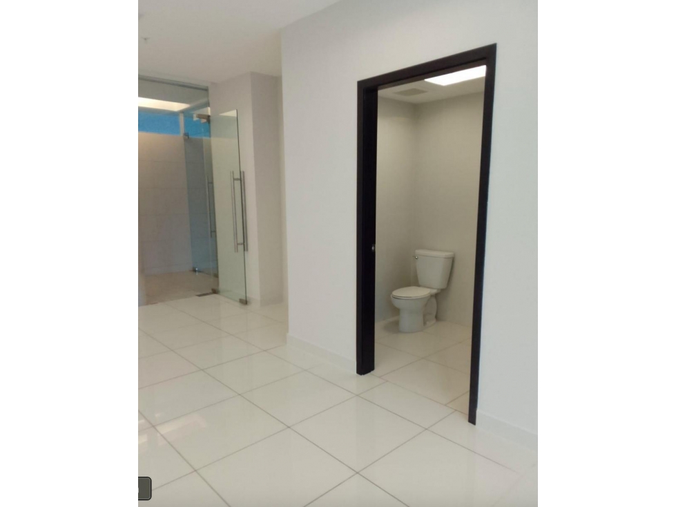 SE ALQUILA OFICINA EN COSTA DEL ESTE 125M2 BOULEVARD DEL ESTE — foto 4