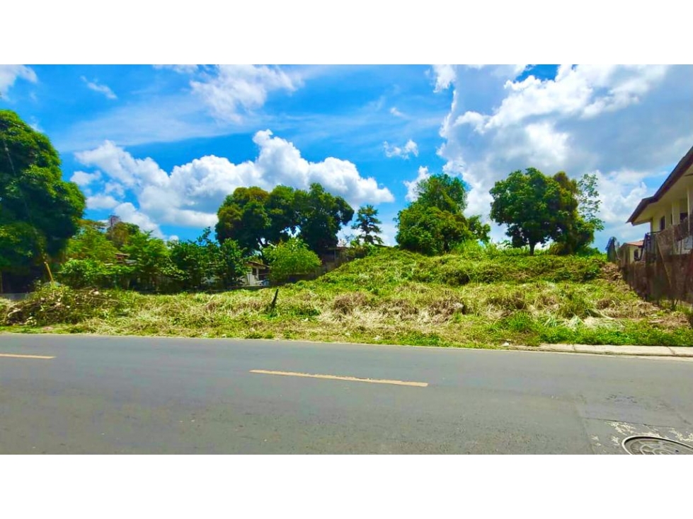 PUEBLO NUEVO / TERRENO / 1420 M2 / CON PROYECTO APROBADO