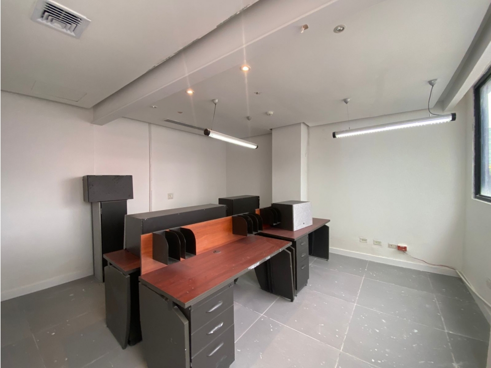 CALLE 50 / PLAZA CALLE 50 / 430 M2 / DIVISIONES / 8 PARKING / AMOBLADO — foto 3