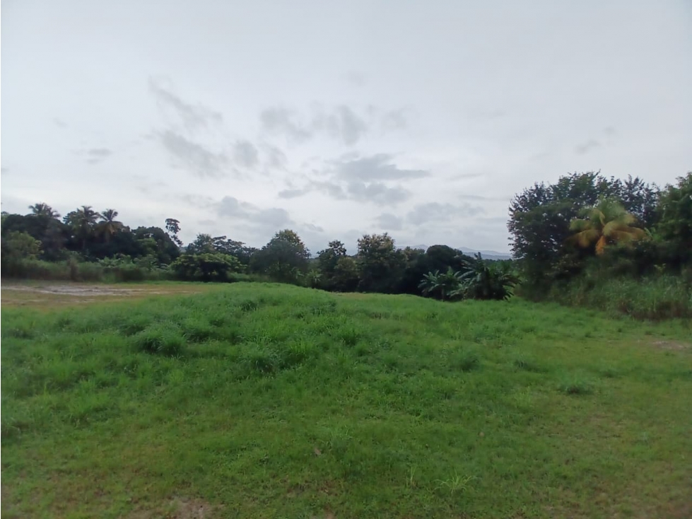 CHAME / LAS LAJAS / 4732M / TERRENO SEMI PLANO / SOBRE LA VIA / AG
