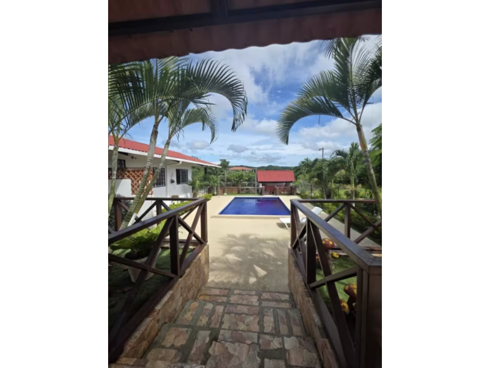 SE VENDE CABAÑA EN COCLE SANTA ELENA CON PISCINA 1507 MT2 AS - 1
