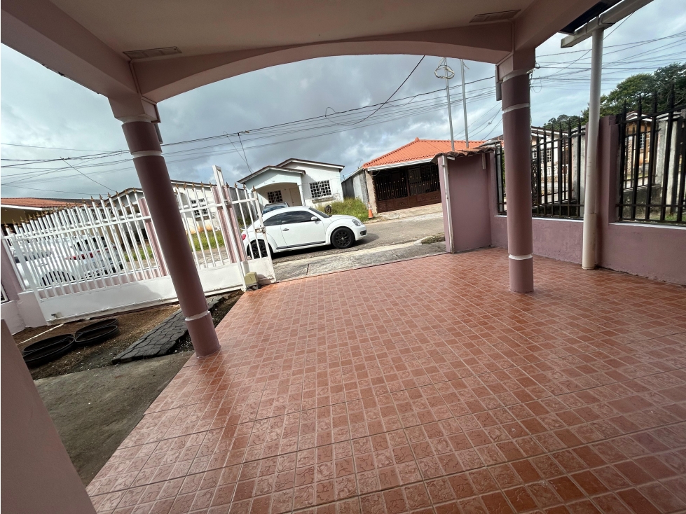 ARRAIJAN / URB. EL EDEN / 180M / 3 HABITACION / 1 PARKING / PATIO — foto 4