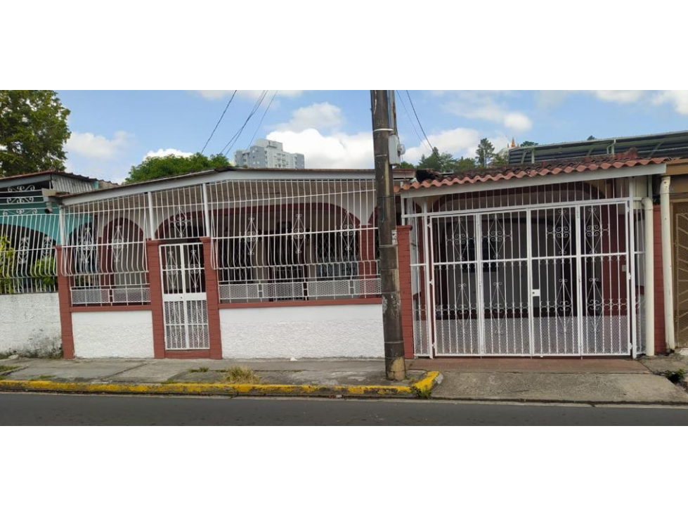 SE VENDE CASA BETANIA 285M 5 HABITACIONES TERRAZA AMPLIA CERCADA