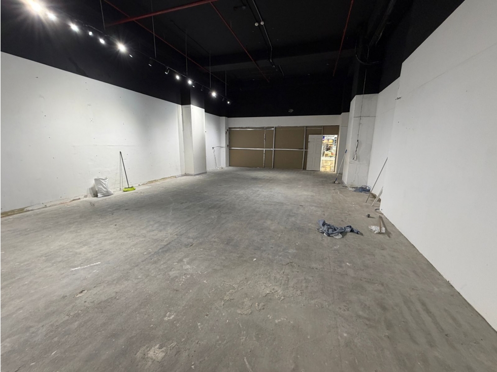 LOCAL / ARRAIJAN / WESTLAND MALL / 131M / COMERCIAL / PLANTA BAJA — foto 3