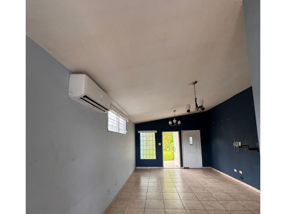 SE VENDE CASA EN ARRAIJAN BRISAS DEL GOLF 367 M2 CERCADA