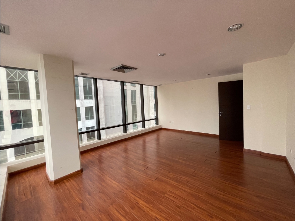 SE ALQUILA OFICINA BELLA VISTA VALLARINO 218M 2 BAÑO 10 DIVISIONES