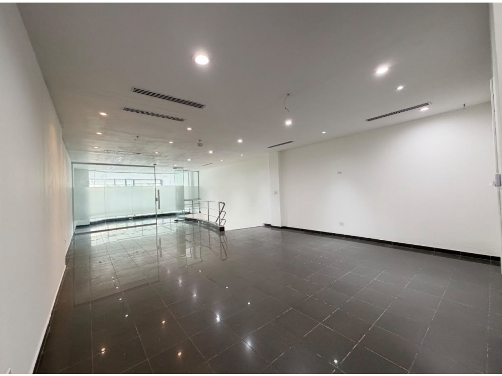 LOCAL / PLAZA OBARRIO / 196.04 MT / PLANTA BAJA / MEZZANINE NS — foto 4