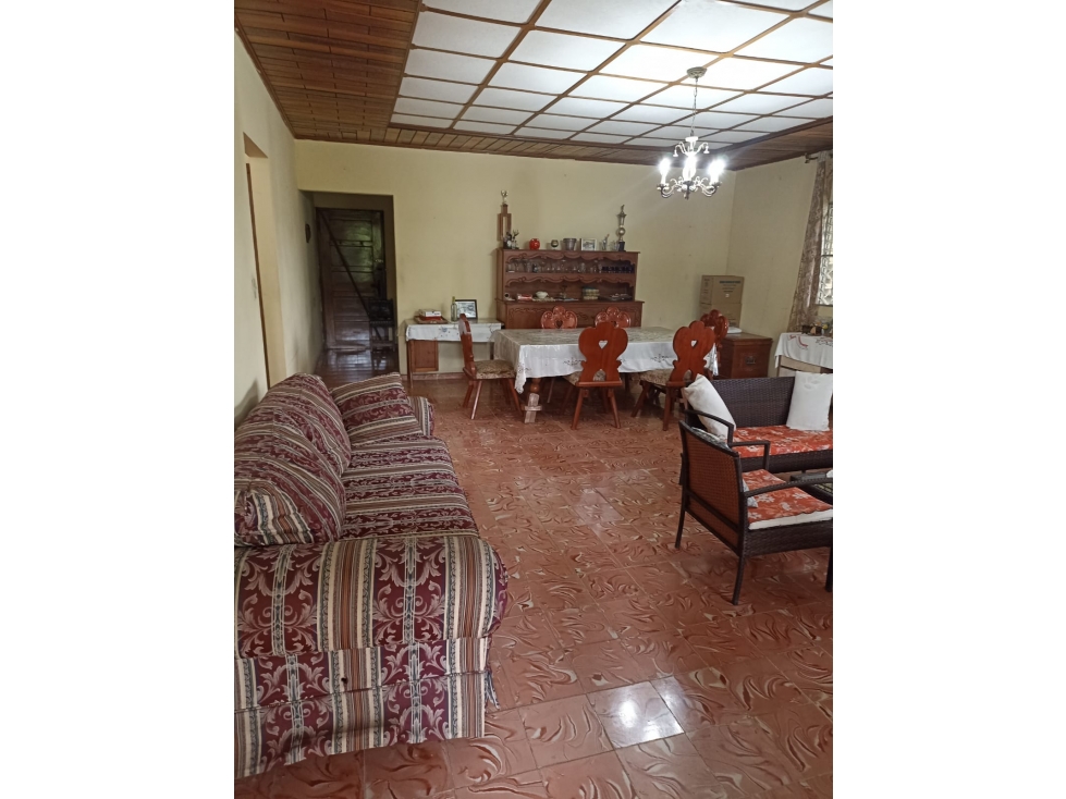 COCLE / CHURUBE / 2 HABITACIONES / 2000 M2 / CERCADA / PATIO / TERRAZA - 2