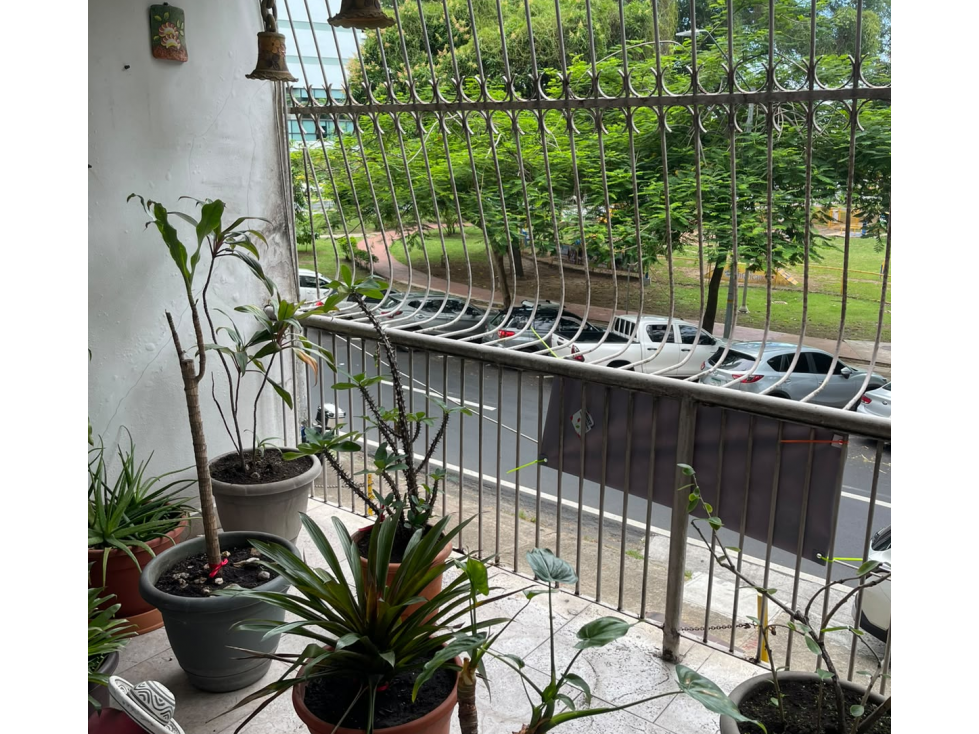 SE VENDE APARTAMENTO BELLA VISTA PARQUE URRACÁ 220M CON BALCON