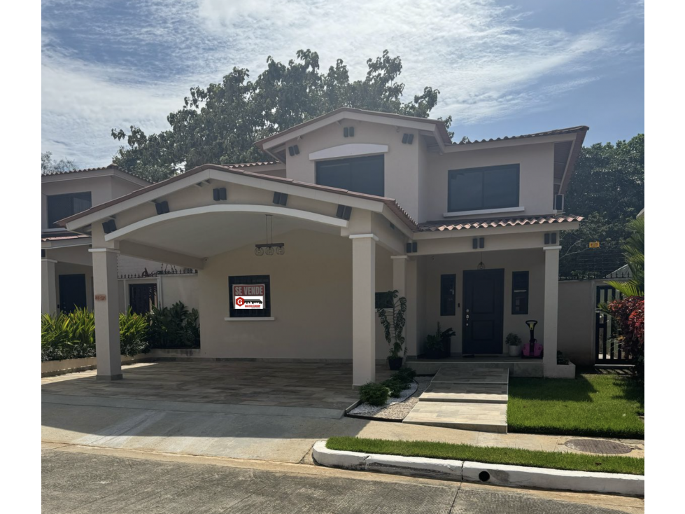 SE VENDE CASA EN COSTA VERDE PH SUNSET HILL CON TERRAZA Y PATIO