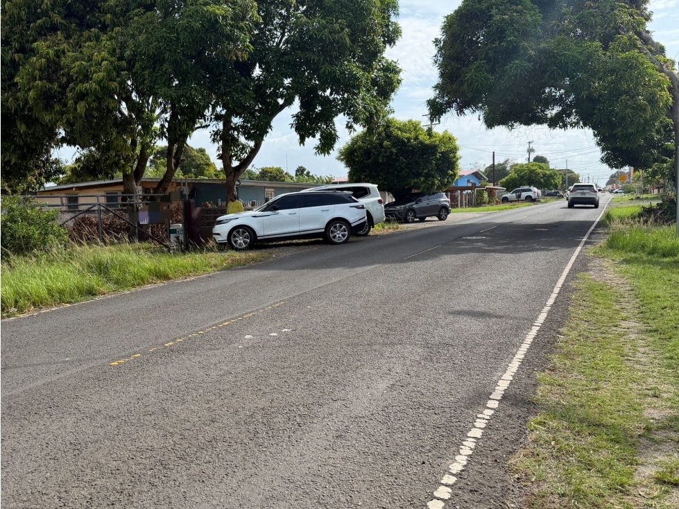 SE ALQUILA CASA COMERCIAL EN CHORRERA DE 1200M CERCA DEL MERCADO
