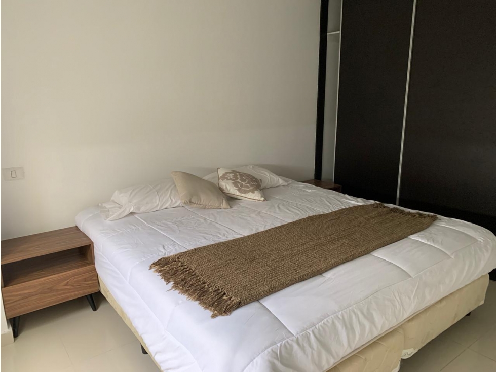 SE VENDE APARTAMENTO ANCON ALTAMIRA GARDENS 75M BALCON AMOBLADO — foto 5