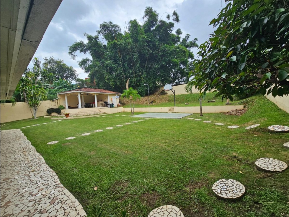 VILLA ZAITA / 2 NIVELES / 1250 M2 / 5 HABITACION / DEPOSITO / TERRAZA — foto 4