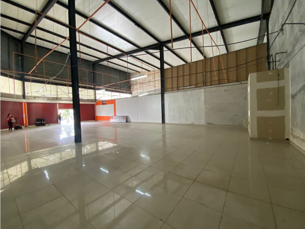 LOCAL / JUAN DIAZ / CRYSTAL PLAZA / 200M / PLANTA BAJA / VIA PRINCIPAL - 2