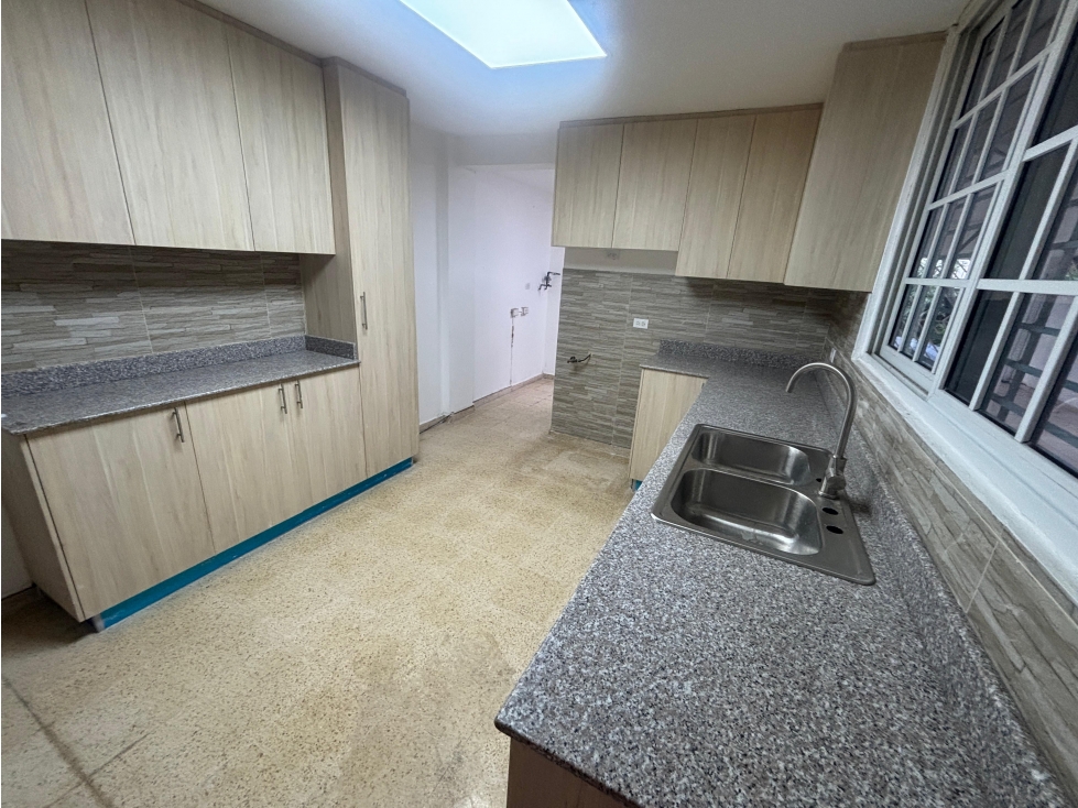 BOULEVARD EL DORADO / 300M / 3 HABITACIONES / 2 NIVELES / TERRAZA - 6